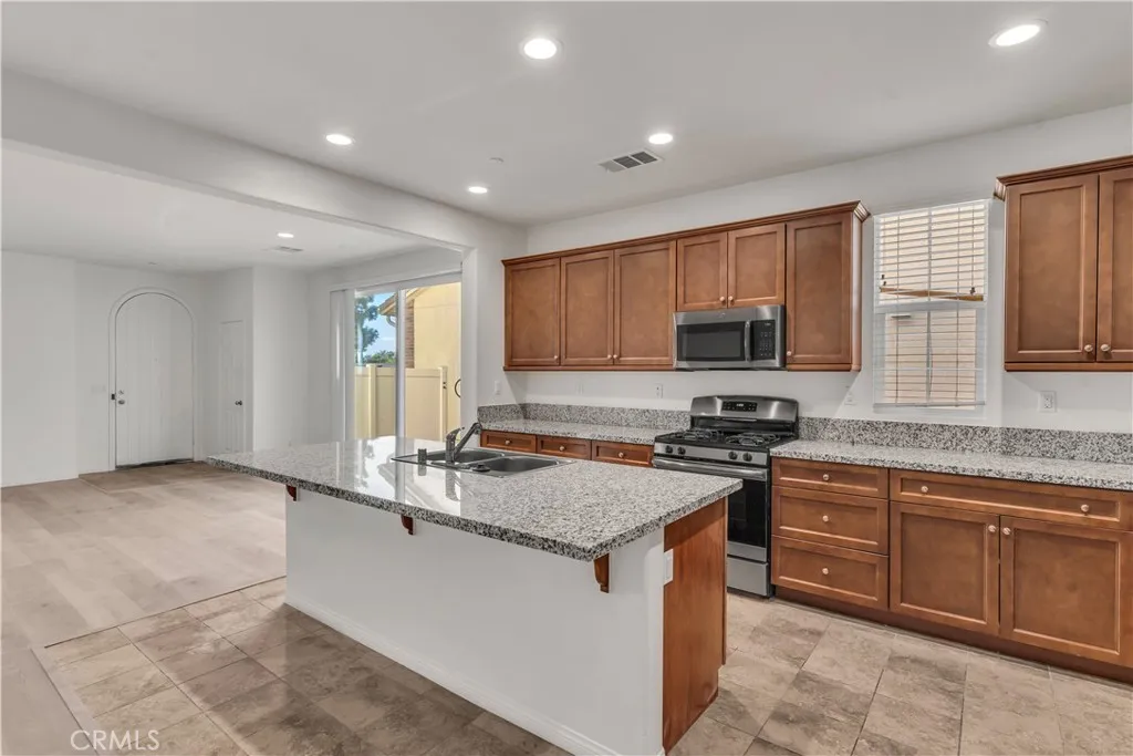 Additional image 47 of 687 S Fillmore Ave, Rialto, CA 92376