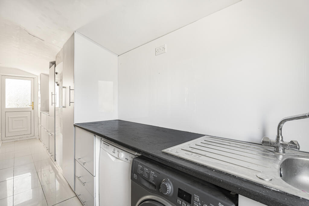 Additional image 18 of Ringway Road, Park Street, St Albans, AL2