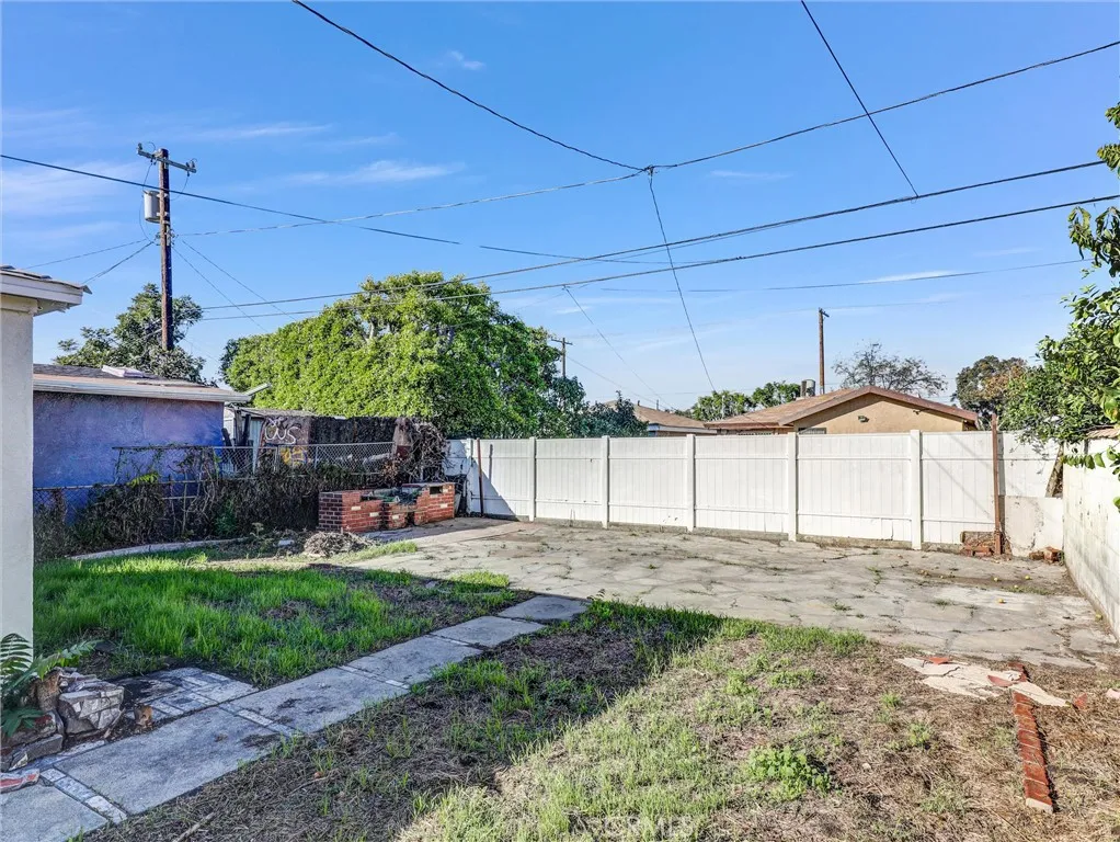 Additional image 43 of 639 E 105th St, Los Angeles, CA 90002