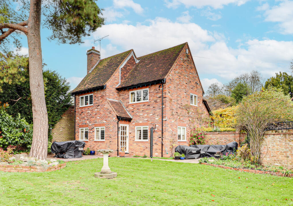 Fishpool Street, St. Albans, Hertfordshire, AL3