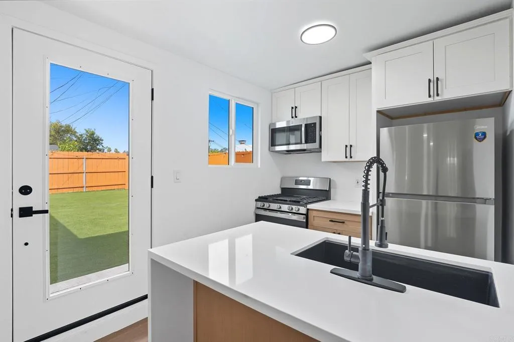 Additional image 32 of 730 W Chase Avenue, El Cajon, CA 92020