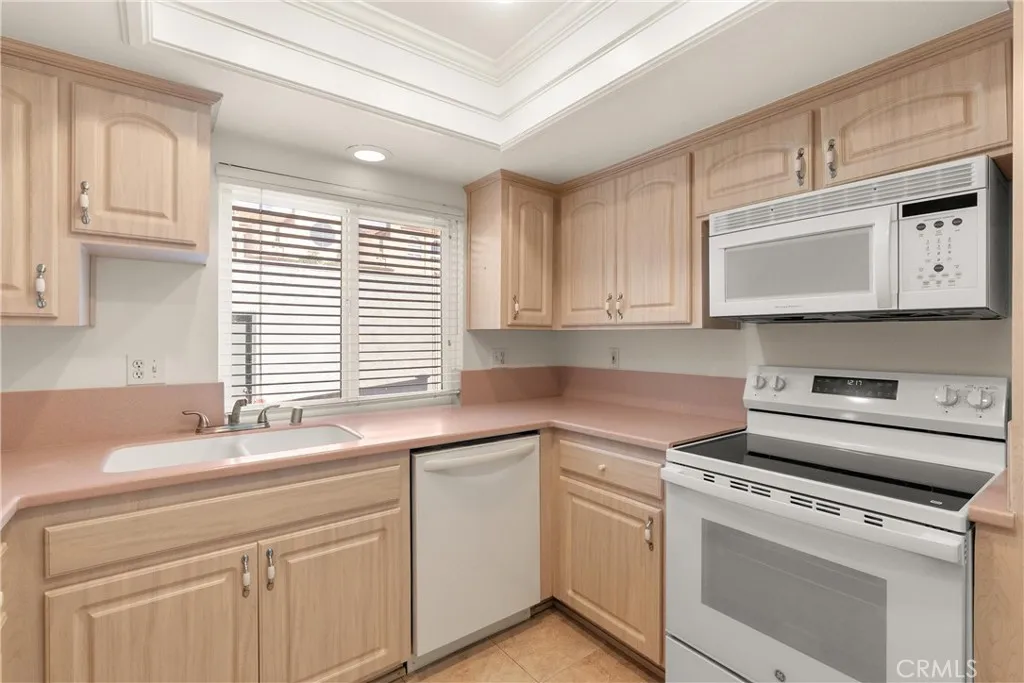 Additional image 13 of 8318 Artista Dr, Huntington Beach, CA 92646