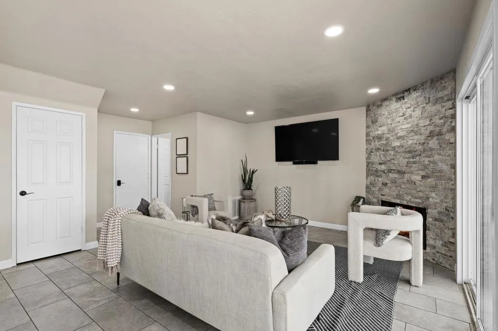 Additional image 52 of 1401 Corte Rapallo, Escondido, CA 92026