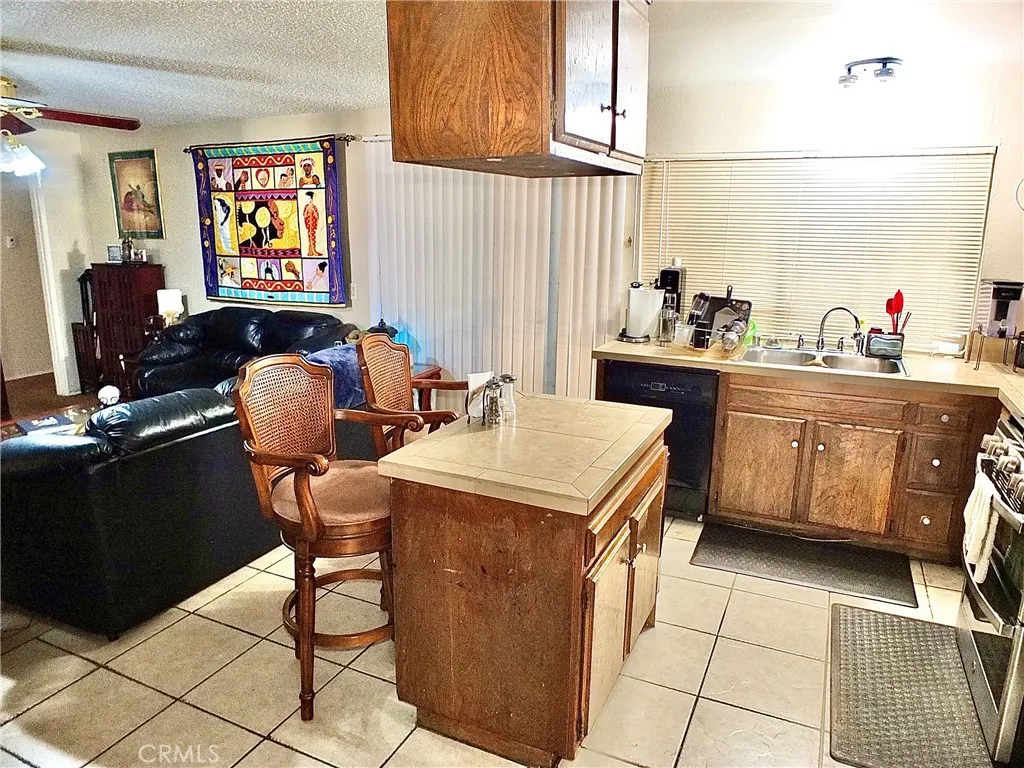 Additional image 11 of 1242 Sultan Cir, Carson, CA 90746