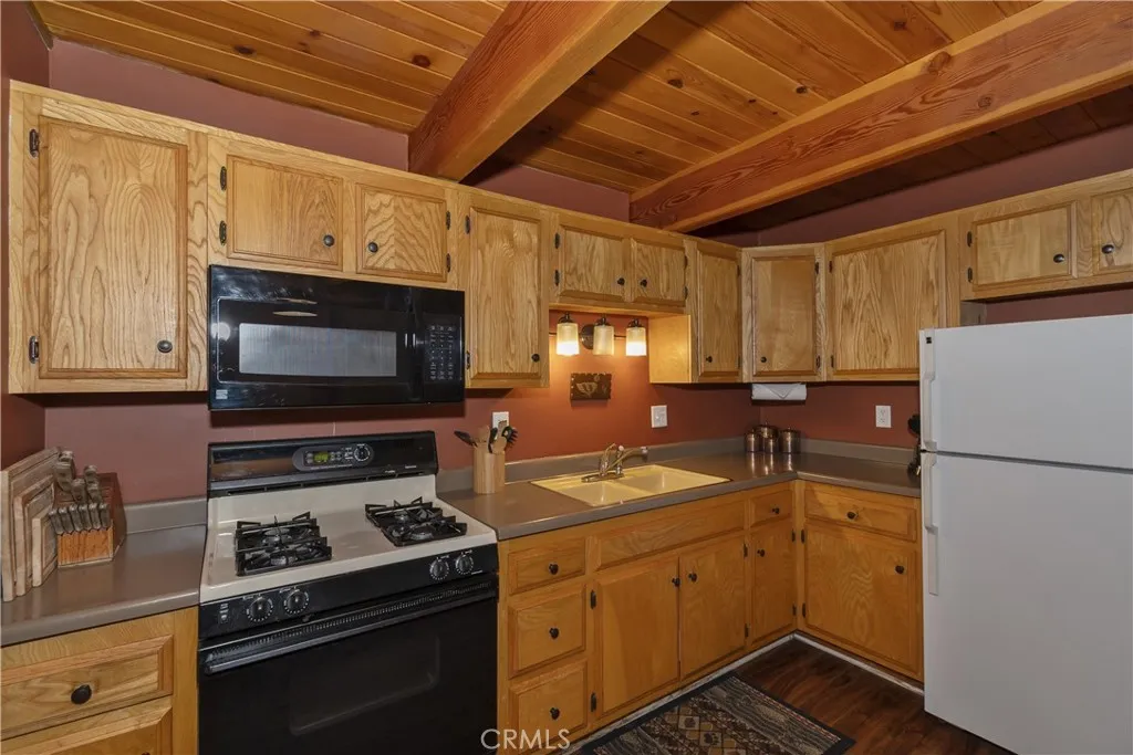 Additional image 14 of 236 E Cinderella Dr, Big Bear City, CA 92314