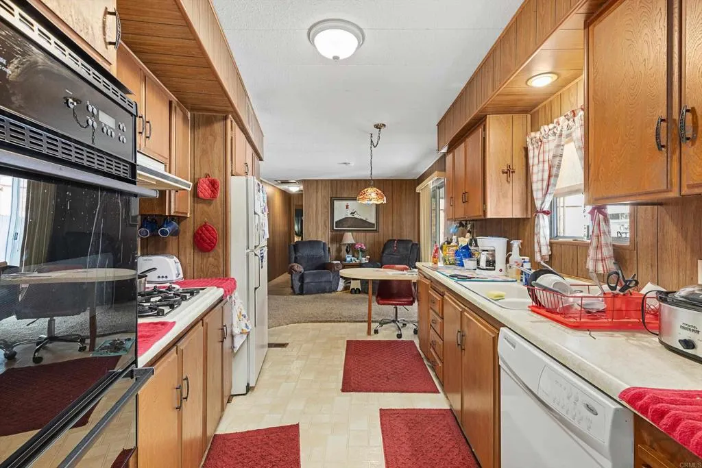 Additional image 40 of 65 Brookside Lane, Oceanside, CA 92056