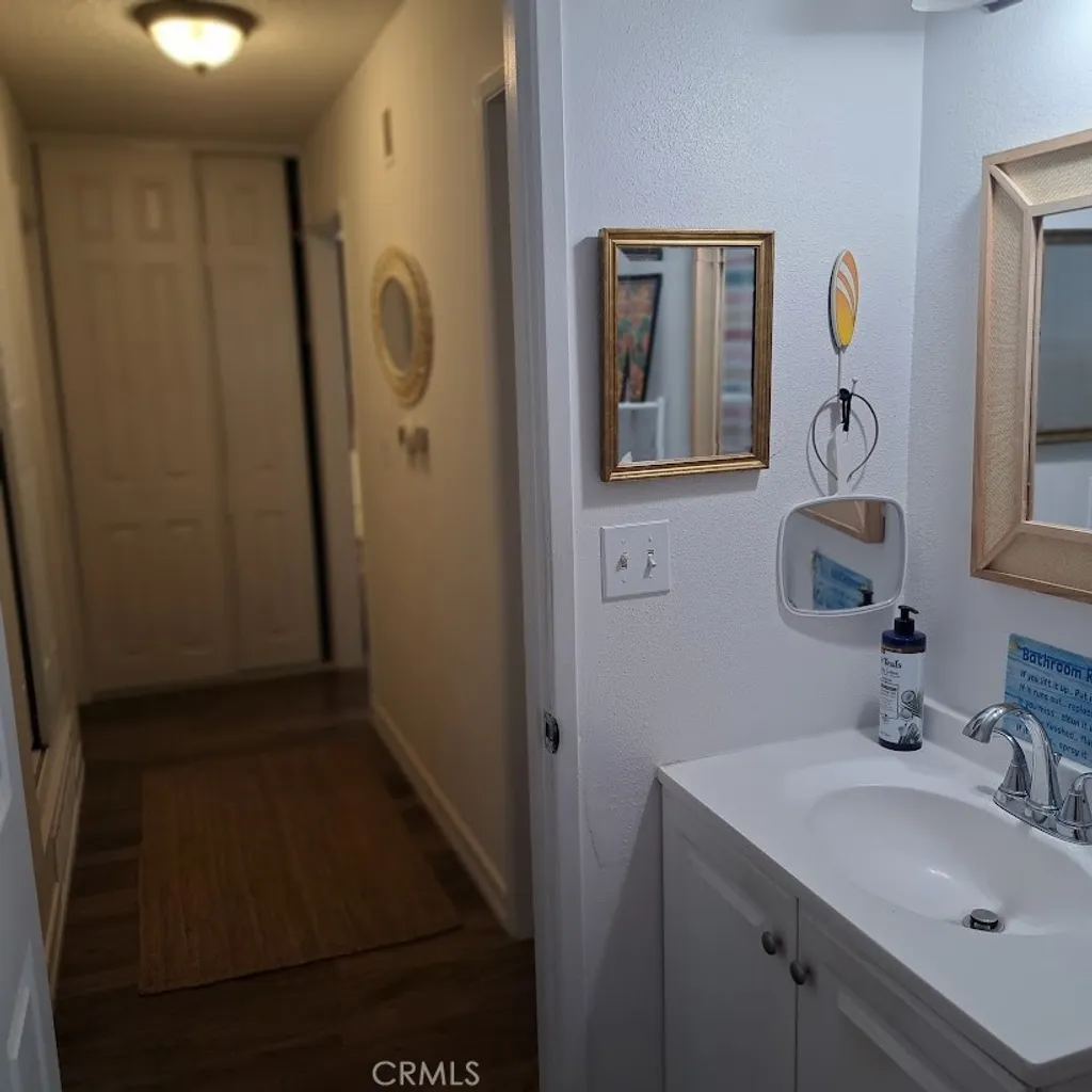 Additional image 15 of 860 S Alessandro St, Hemet, CA 92543