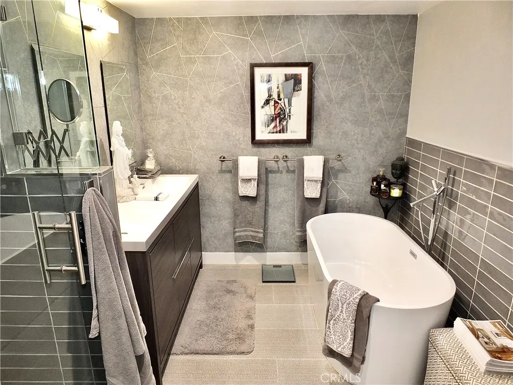 Additional image 14 of 2705 N Flower St, Santa Ana, CA 92706