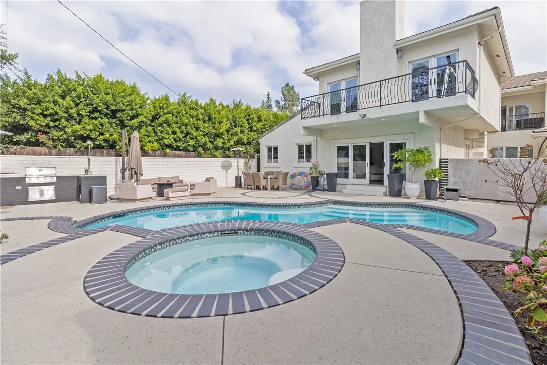 Additional image 105 of 5439 Gentry Avenue, Valley Village, CA 91607