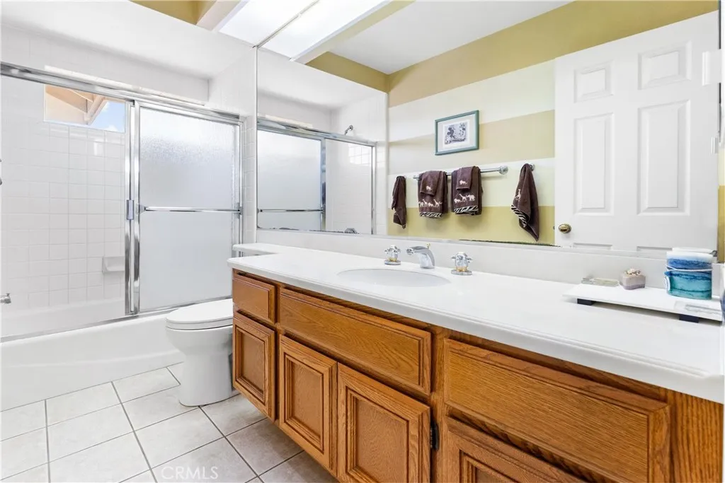 Additional image 50 of 39 Foxboro, Irvine, CA 92614