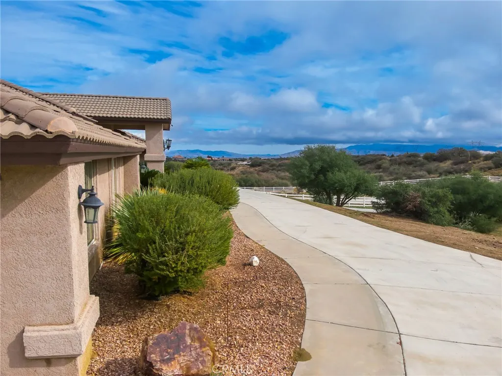 Additional image 16 of 10282 Farmington St, Oak Hills, CA 92344