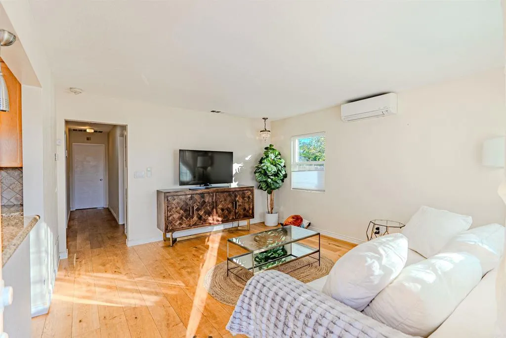 Additional image 12 of 425 8th St, Imperial Beach, CA 91932