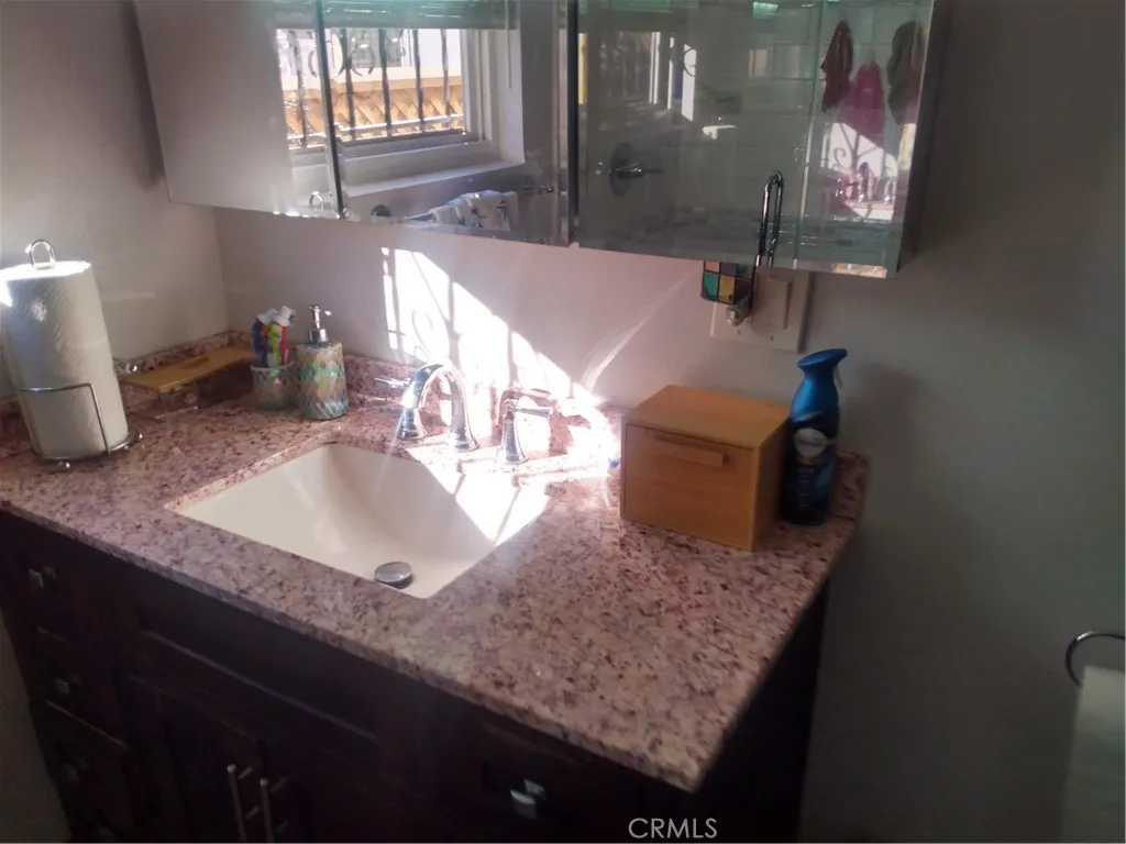 Additional image 22 of 2035 W 71st St, Los Angeles, CA 90047