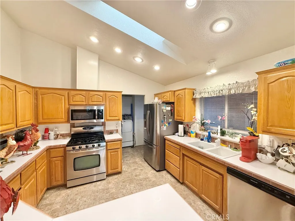 Additional image 28 of 4040 Piedmont Drive Unit 328, Highland, CA 92346