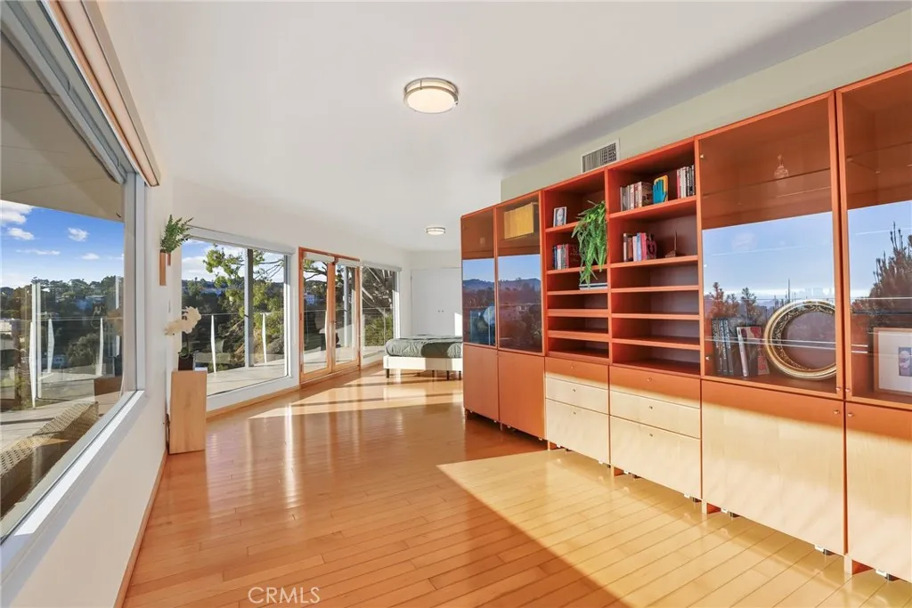 Additional image 74 of 5675 Spreading Oak Drive, Los Angeles, CA 90068