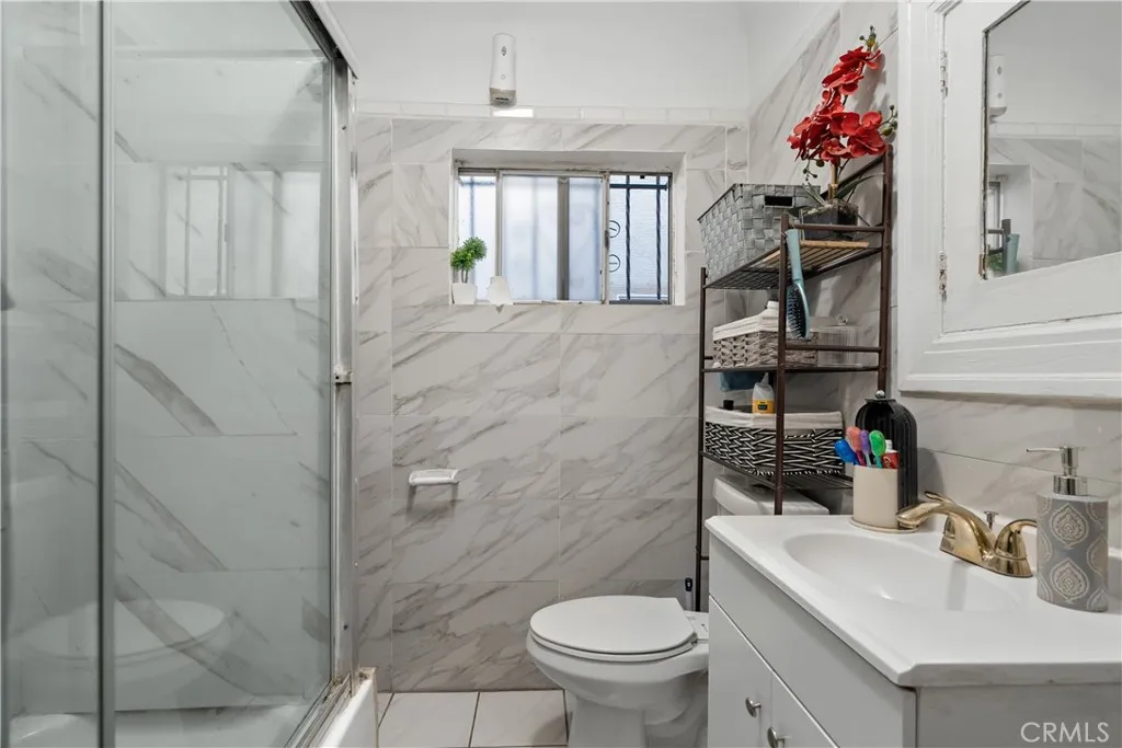 Additional image 12 of 641 W 108th St, Los Angeles, CA 90044