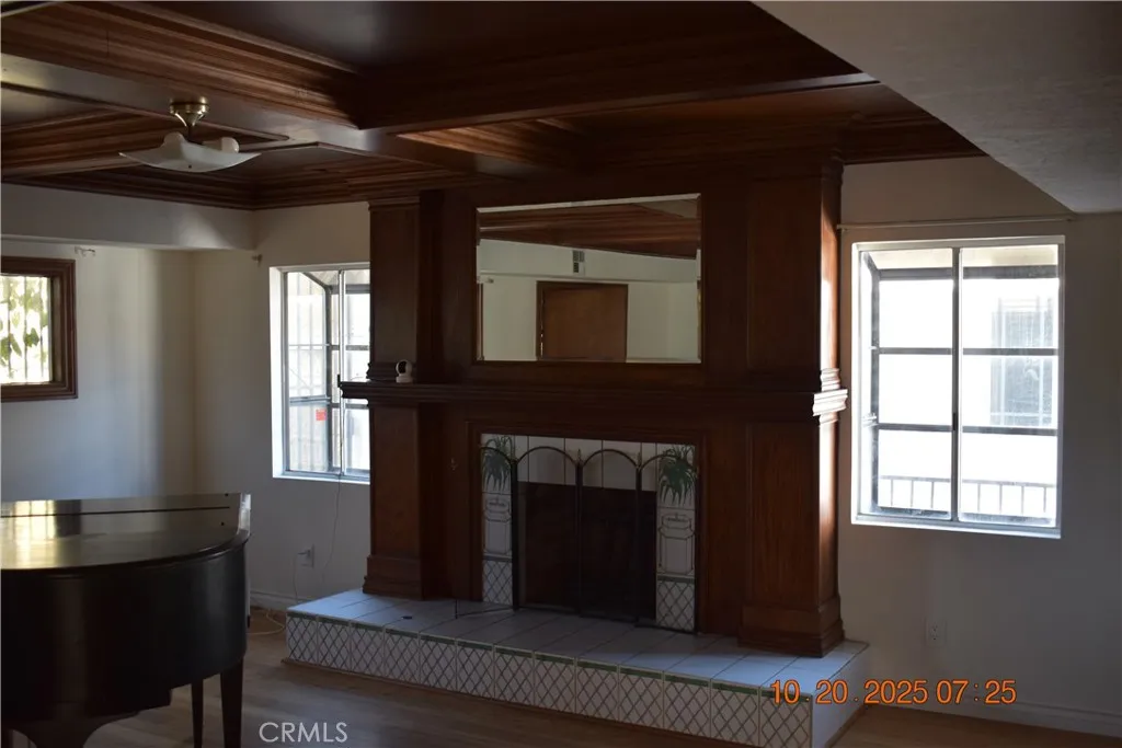 Additional image 53 of 1009 S Rimpau Blvd, Los Angeles, CA 90019