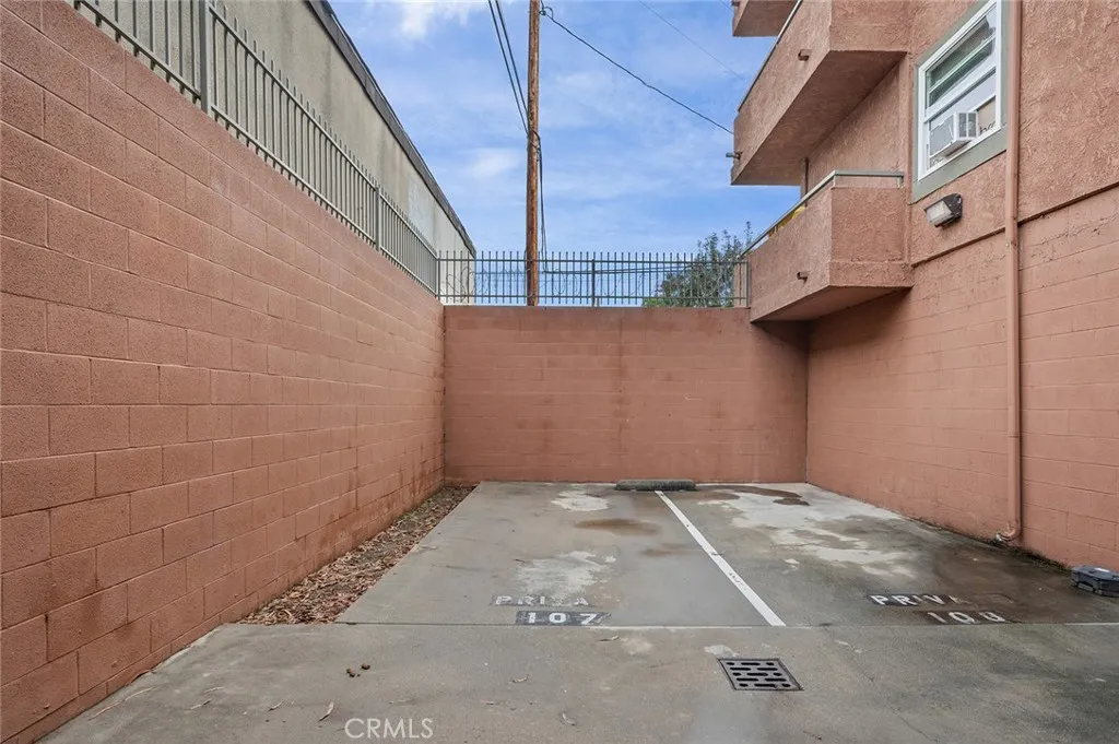 Additional image 40 of 2507 E 15th St Unit 204, Long Beach, CA 90804