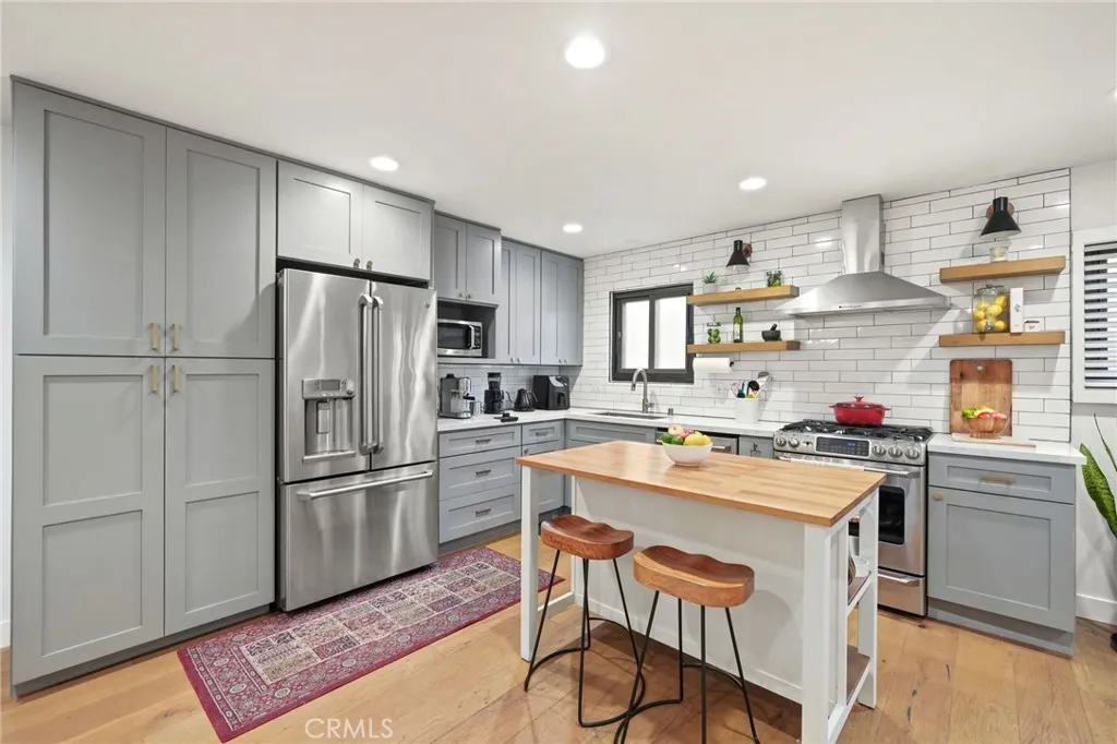 Additional image 9 of 6930 De Celis Unit 16, Lake Balboa, CA 91406