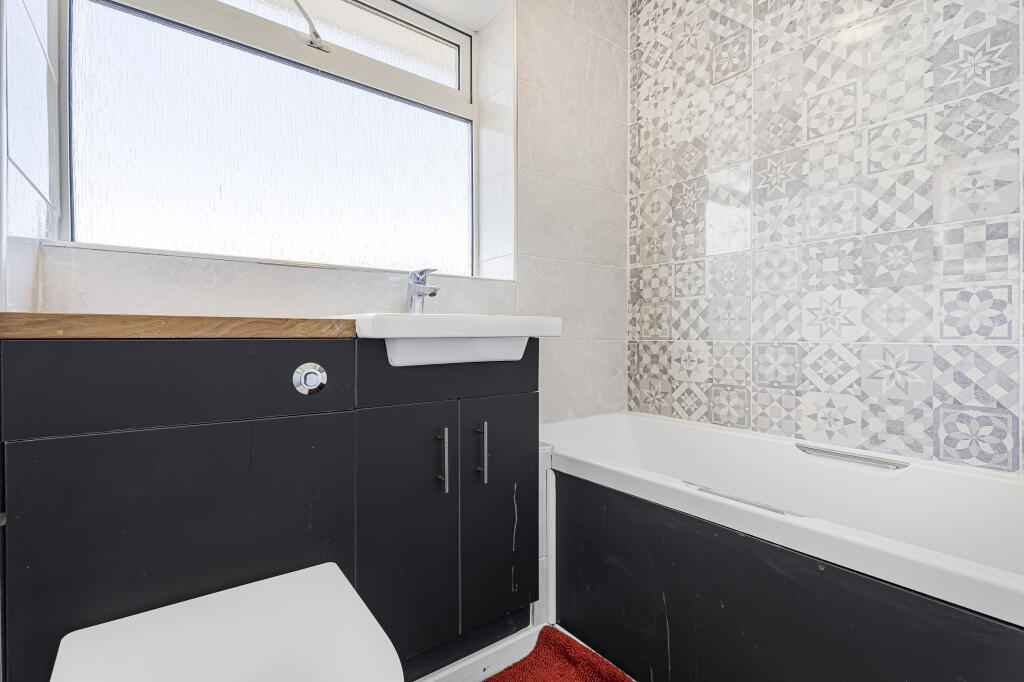 Additional image 9 of Ringway Road, Park Street, St Albans, AL2