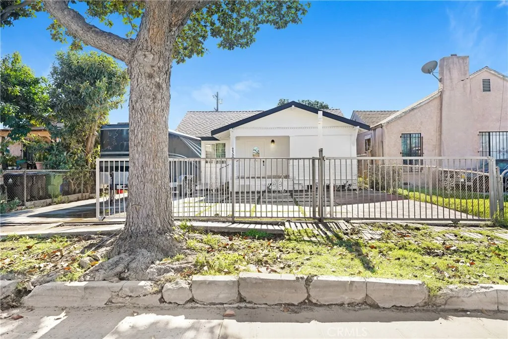 Additional image 2 of 230 E 75th Street, Los Angeles, CA 90003