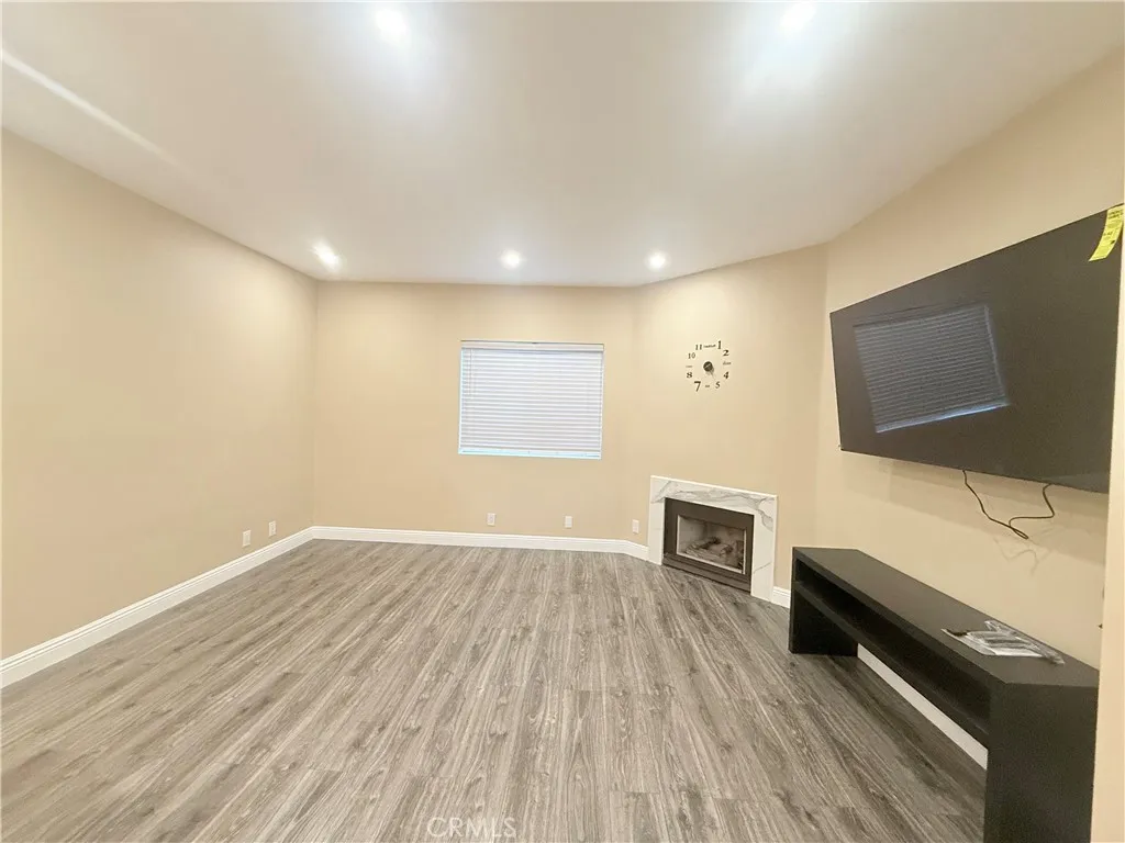 Additional image 10 of 14256 Victory Boulevard Unit 3, Van Nuys, CA 91401