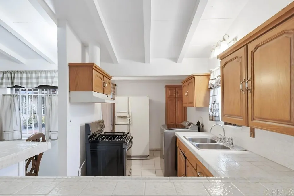 Additional image 16 of 947 S Arizona Avenue, Los Angeles, CA 90022