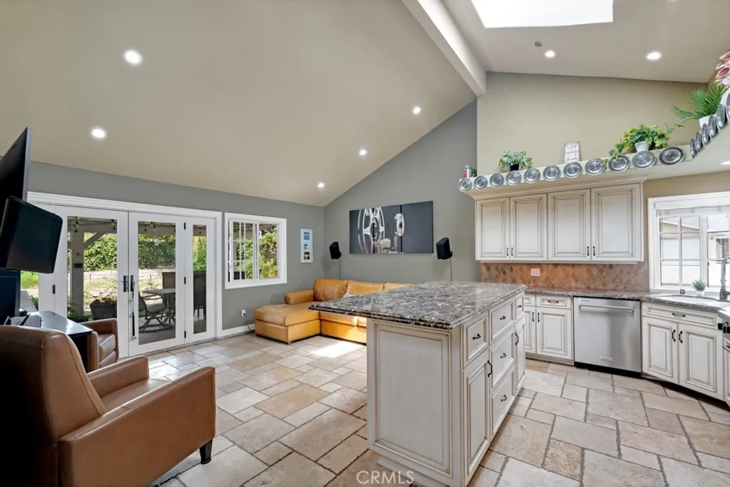 Additional image 9 of 10061 Cozycroft Ave, Chatsworth, CA 91311