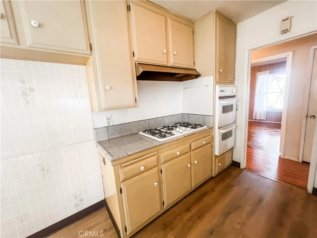 Additional image 64 of 534 E Hoover Ave, Orange, CA 92867