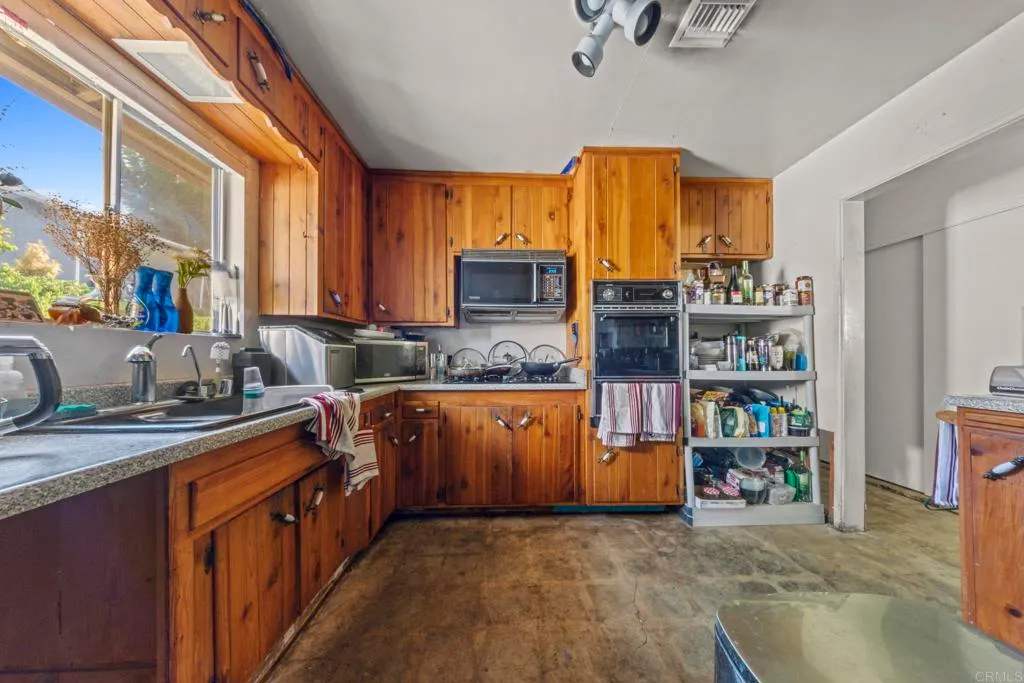 Additional image 66 of 8552 Brodie Lane, Santee, CA 92071