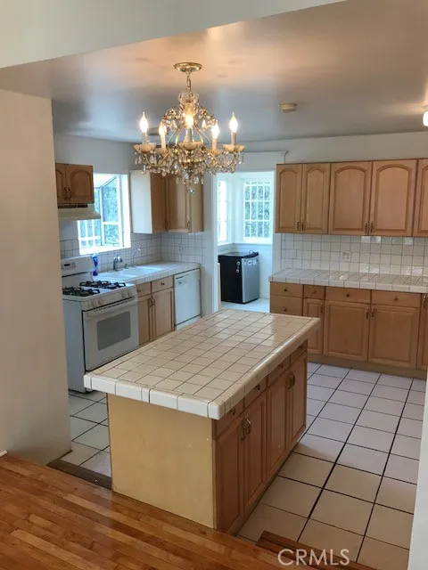 Additional image 27 of 1624 S Gramercy Pl, Los Angeles, CA 90019