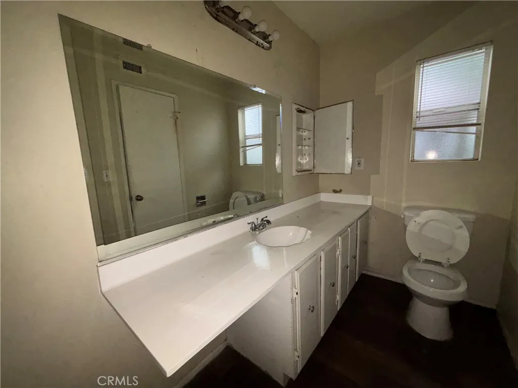 Additional image 47 of 6917 Matilija Avenue, Van Nuys, CA 91405