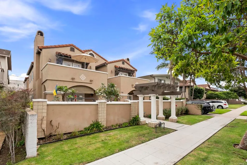 Additional image 3 of 535 F Avenue Unit 4, Coronado, CA 92118