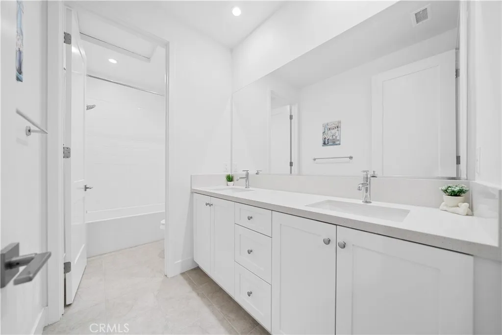 Additional image 9 of 118 Glydon, Irvine, CA 92618