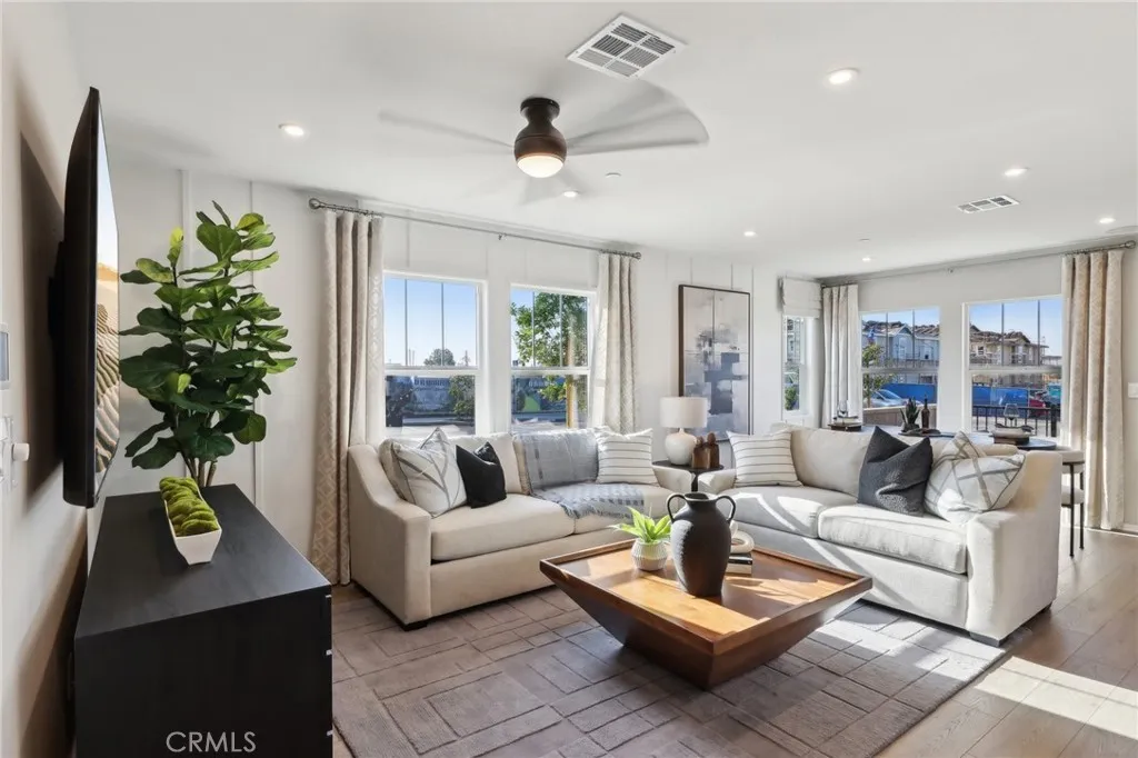 Additional image 3 of 15535 April Dawn Way Unit 1, Fontana, CA 92336