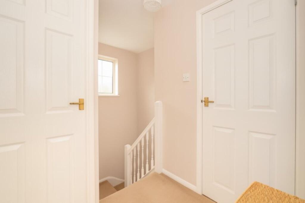 Additional image 9 of How Wood, Park Street, St. Albans