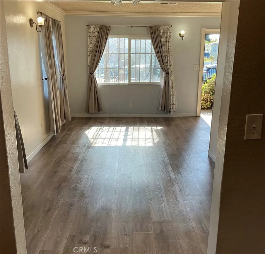 Additional image 14 of 1327 West 97th Street, Los Angeles, CA 90044