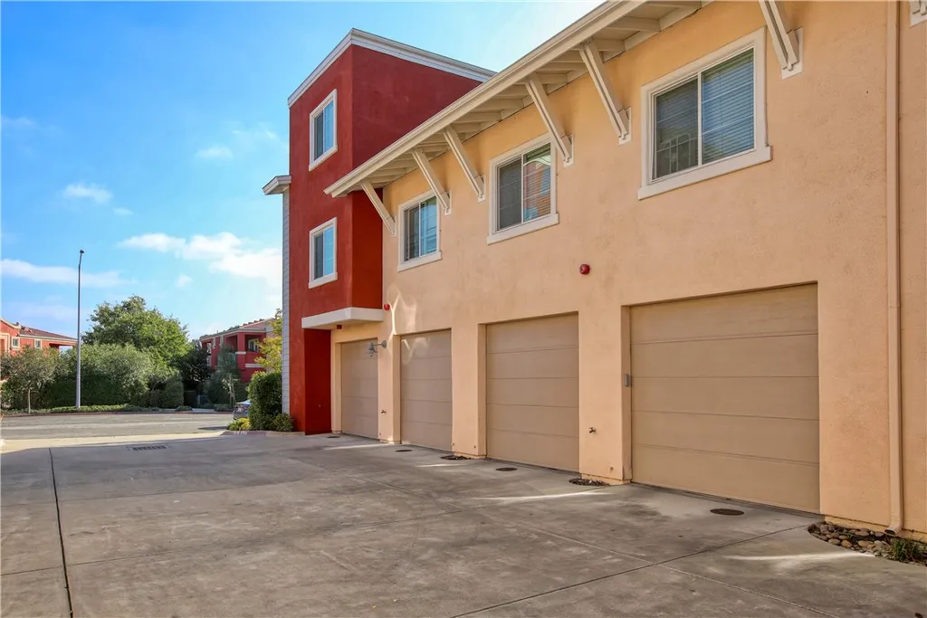 Property image for 864 Lawrence Dr, San Luis Obispo, CA 93401