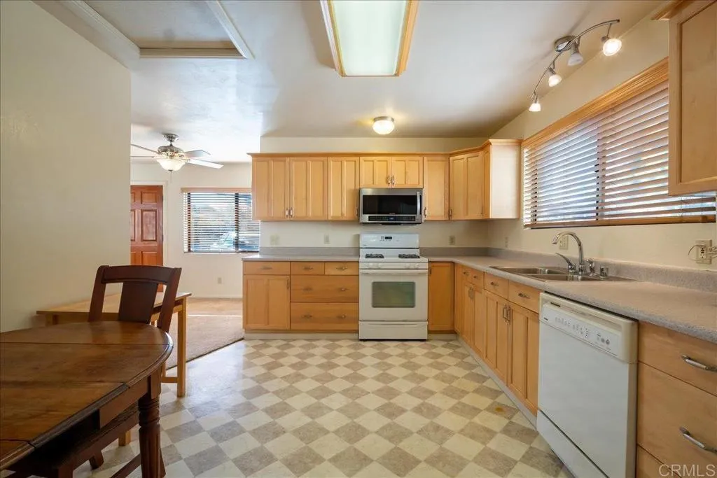 Additional image 26 of 1186 E Lexington Avenue, El Cajon, CA 92019