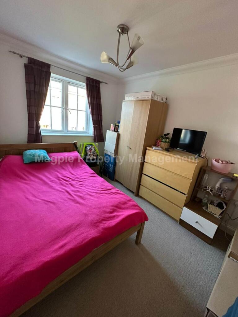 Additional image 4 of Hatfield