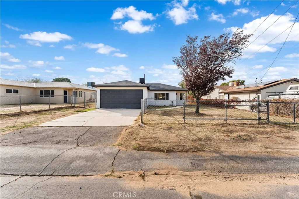 Additional image 3 of 42221 52nd St W, Lancaster, CA 93536