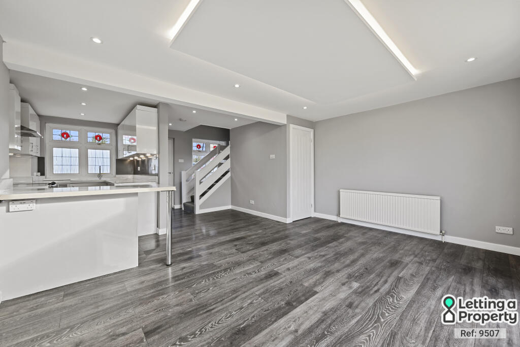 Additional image 5 of High Street, Colney Heath, St. Albans, Hertfordshire, AL4 0NS