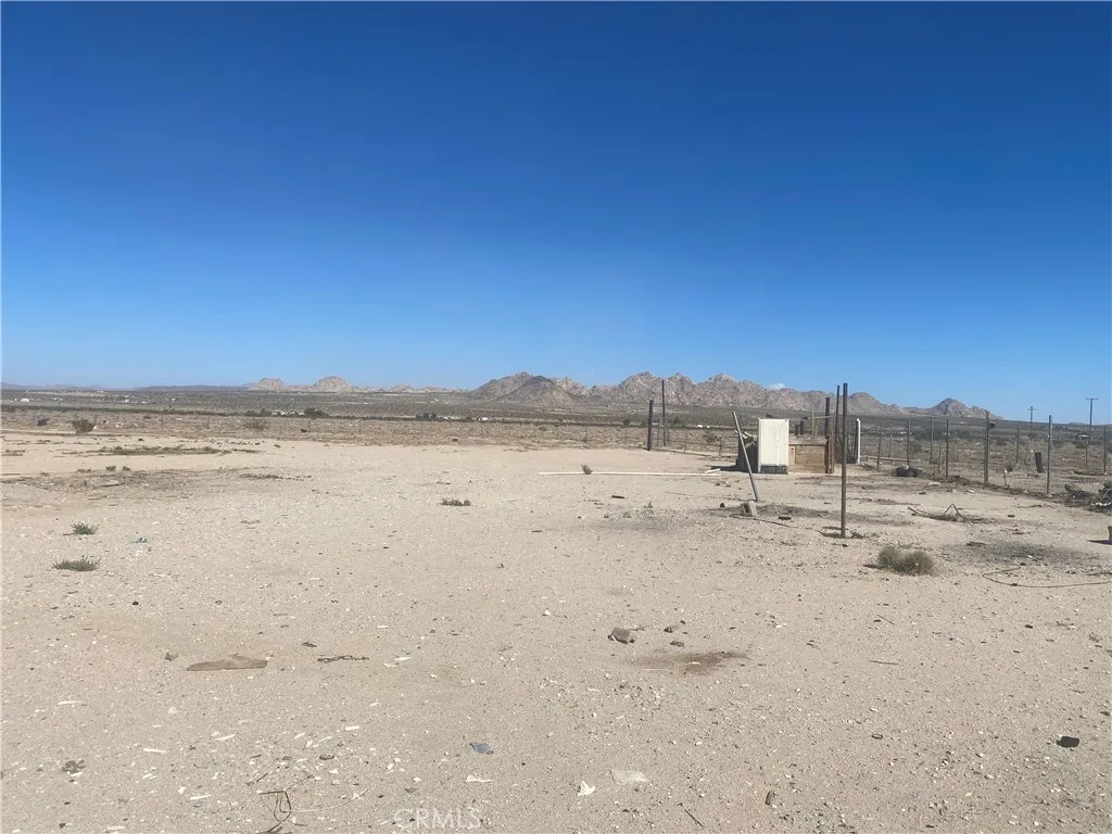 Additional image 16 of 36350 Rodeo Rd, Lucerne Valley, CA 92356