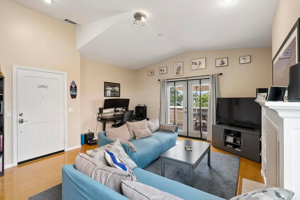 Additional image 63 of 535 F Avenue Unit 4, Coronado, CA 92118