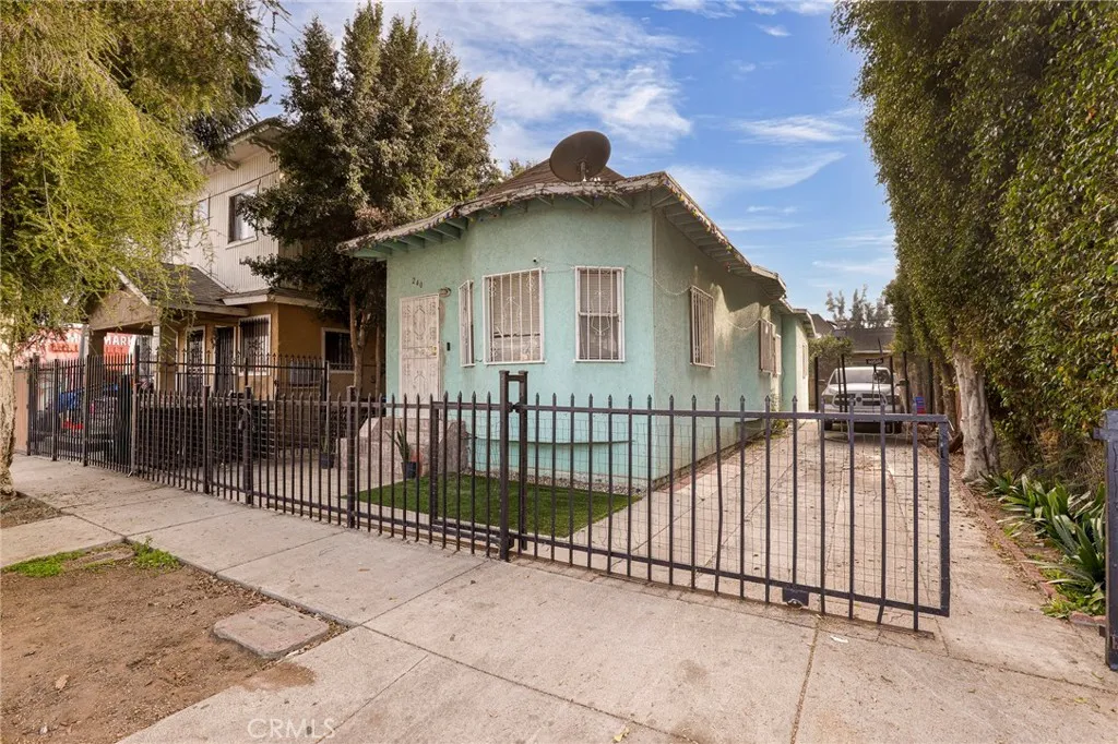Additional image 20 of 240 E 56th Street, Los Angeles, CA 90011