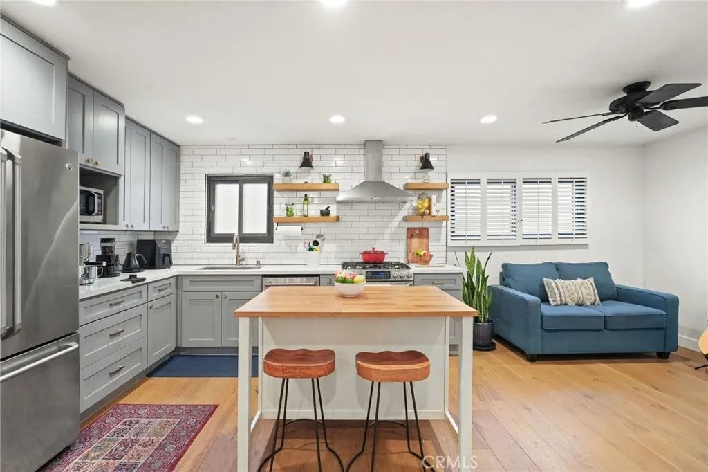 Additional image 11 of 6930 De Celis Unit 16, Lake Balboa, CA 91406