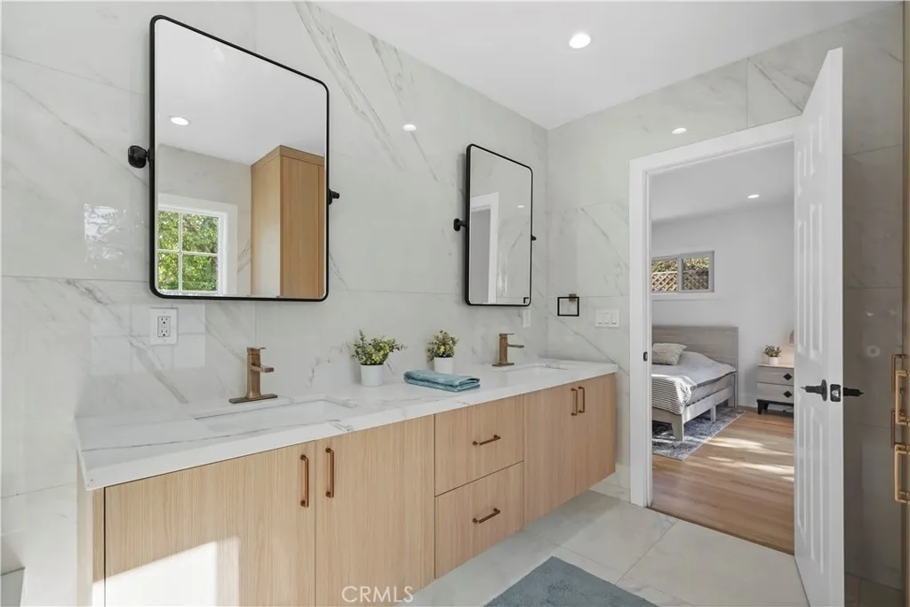 Additional image 31 of 11330 Blix Street, West Toluca Lake, CA 91602