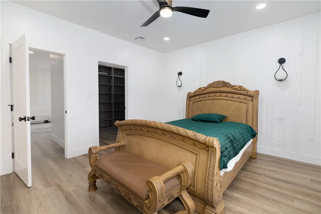 Additional image 101 of 5439 Gentry Avenue, Valley Village, CA 91607