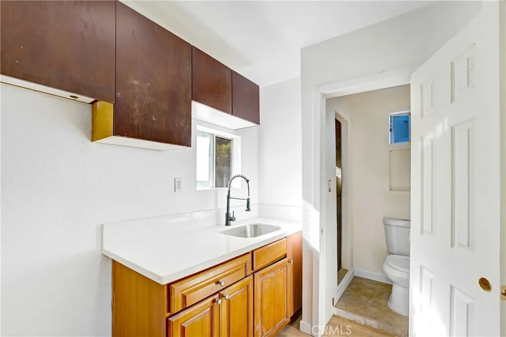 Additional image 6 of 230 E 75th Street, Los Angeles, CA 90003