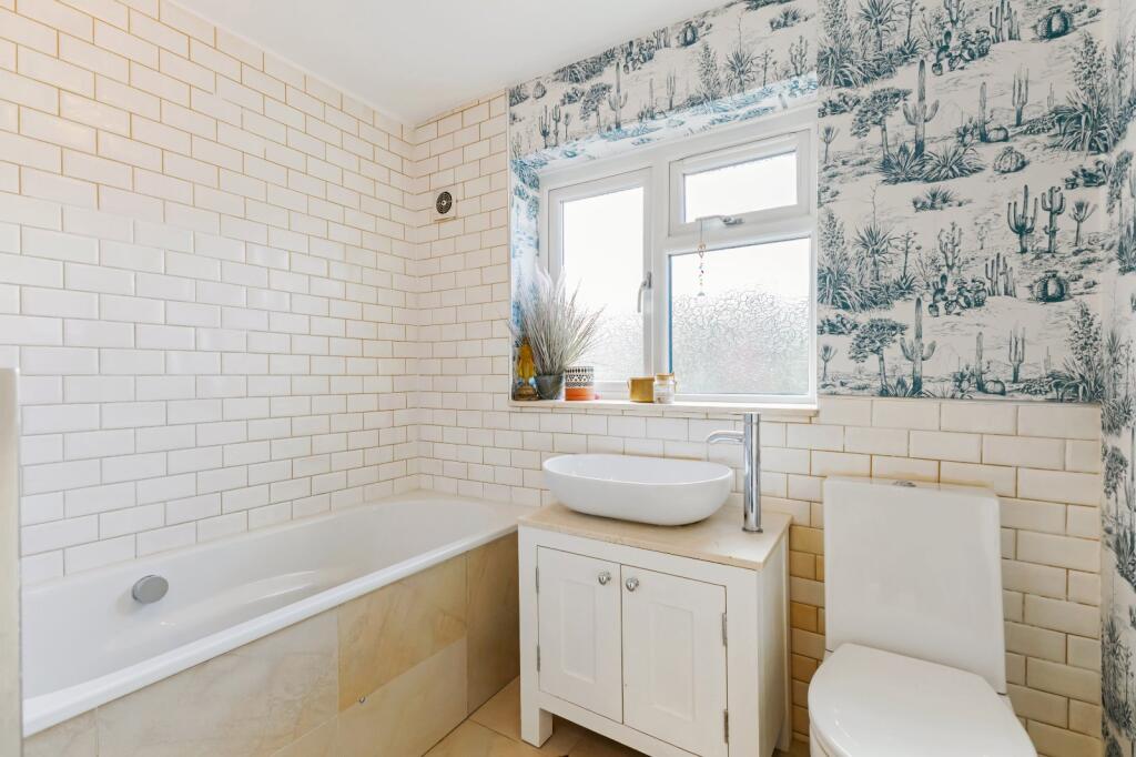 Additional image 9 of Park Rise, Harpenden, Hertfordshire